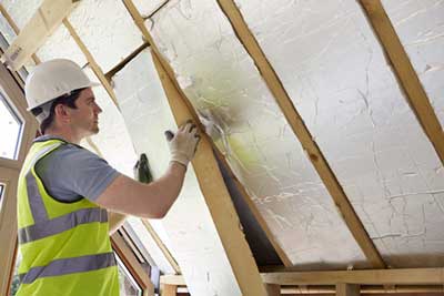 Aluminium protects effectively against heat and cold Roof insulation with Aluminium Dachisolierung mit Alu