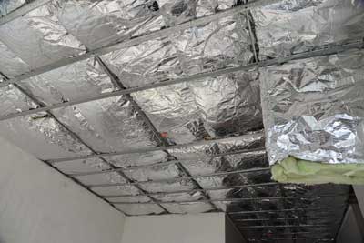 Aluminum in combination with mineral wool ensures a reliable insulation Ceiling insulation with Aluminum