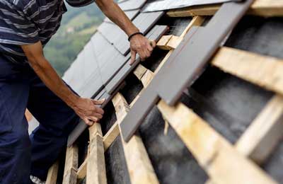 Bitumen in combination with Aluminium is ideal for roof insulation Roof insulation with bitumen and Aluminium